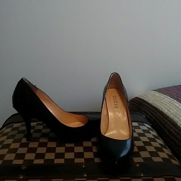 Guess Black Heels-Some minor scuffs - Picture 1 of 6